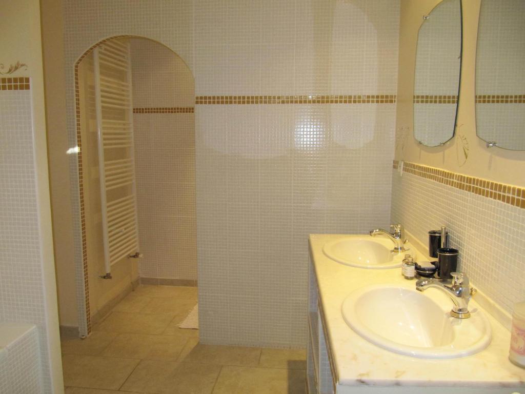 Hotel Le Castel du Mont Boisé Montboucher-sur-Jabron Habitación foto
