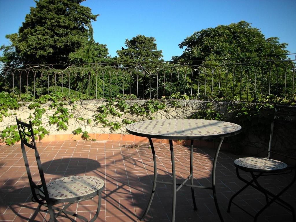 Hotel Le Castel du Mont Boisé Montboucher-sur-Jabron Habitación foto