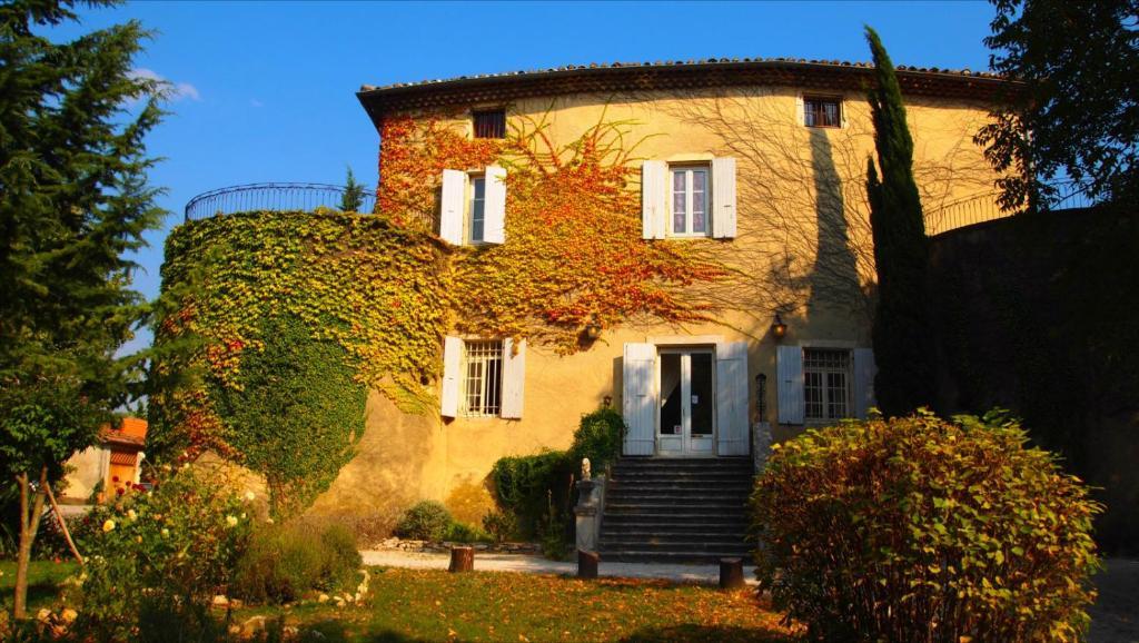 Hotel Le Castel du Mont Boisé Montboucher-sur-Jabron Exterior foto